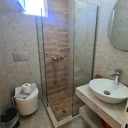 Annmari Hotel *